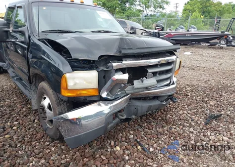 2000 Ford F-350 from USA, damaged, VIN 1FTWW32F0YEA86419